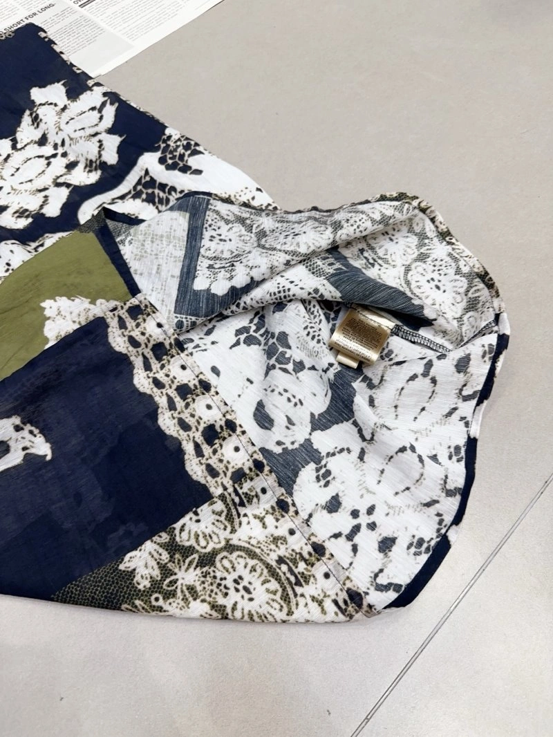 Chanel Short Suits Chic 110409