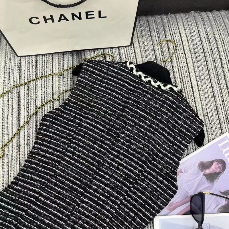 Vibrant Chanel Short Suits 110439