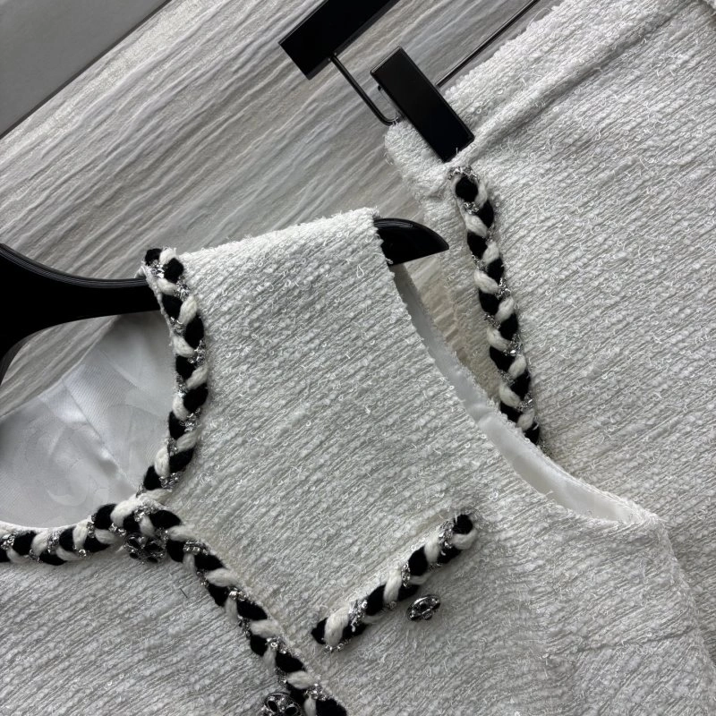 Chanel Short Suits SportInspired 110412