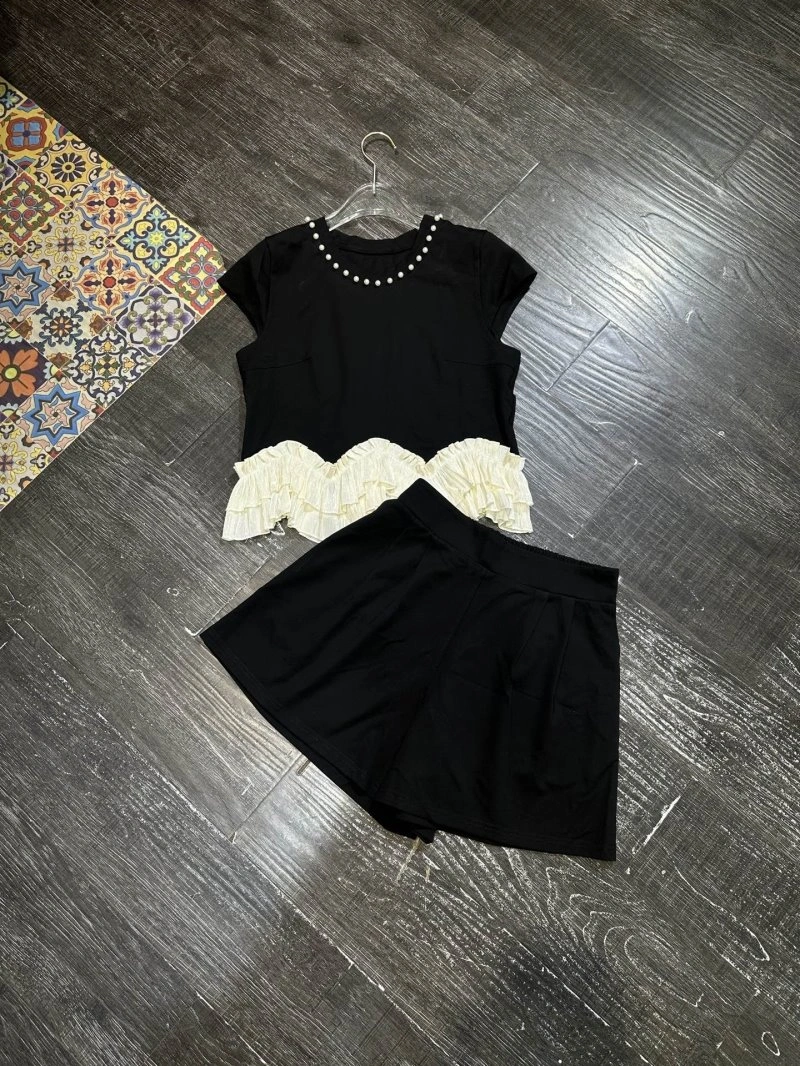 Chanel Short Suits Seasonal 110408