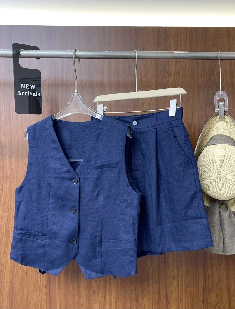 Chanel Short Suits Thermal 110405