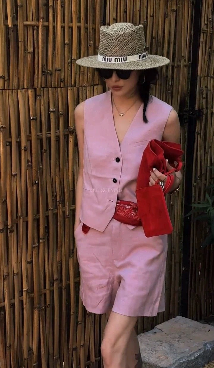 Chanel Short Suits Thermal 110405