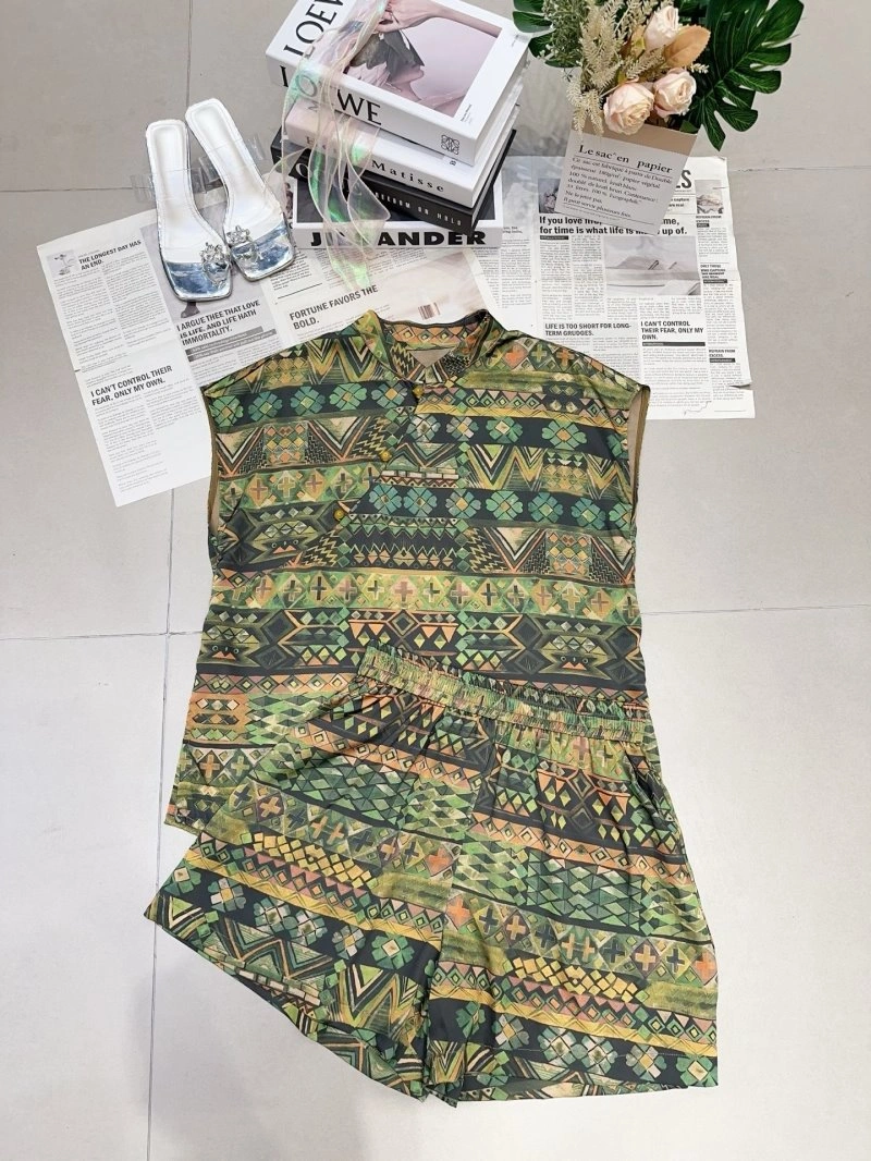 Durable Chanel Short Suits 110407