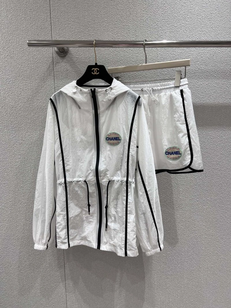 Chanel Short Suits Stretchable 110399