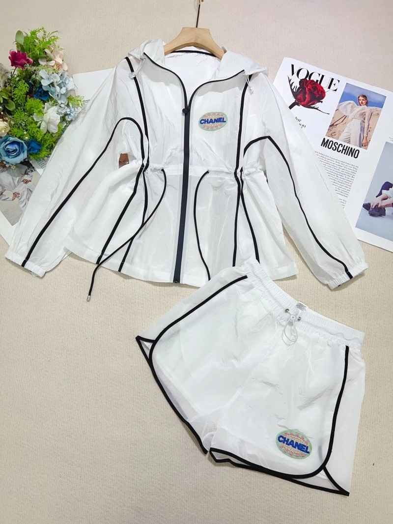 Effortless Chanel Short Suits 110384