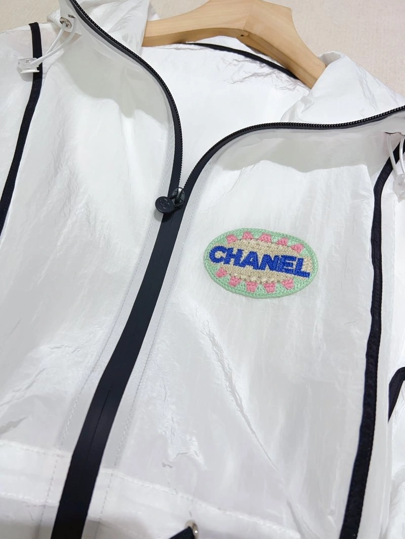 Effortless Chanel Short Suits 110384