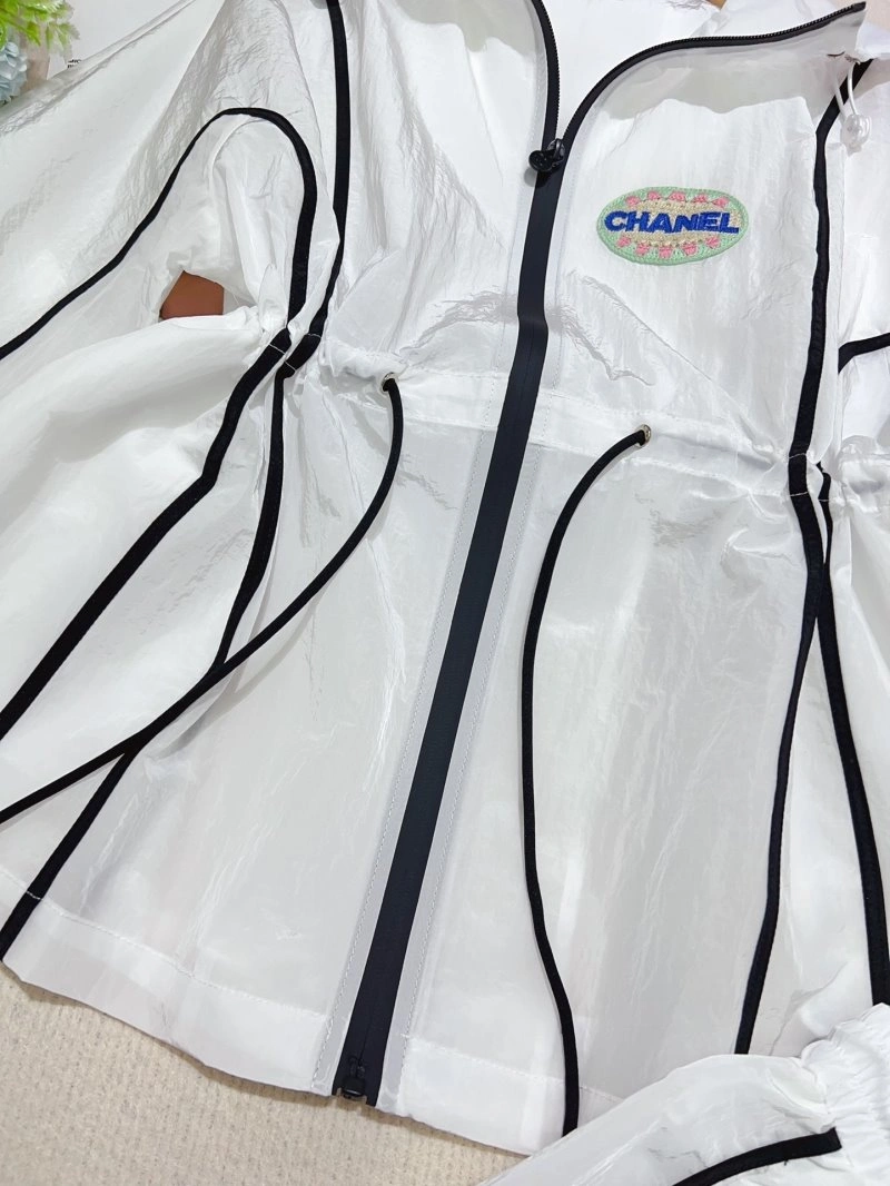 Effortless Chanel Short Suits 110384