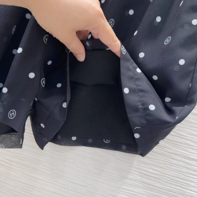 Chanel Short Suits Resilient 110400