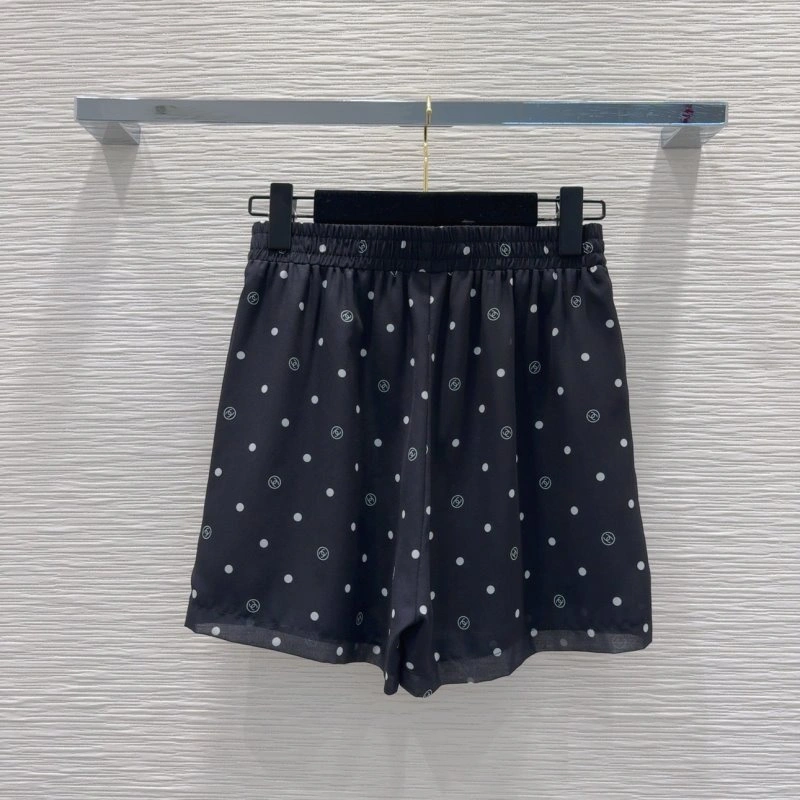 Chanel Short Suits Resilient 110400
