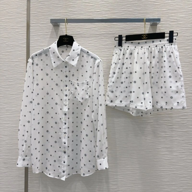 Popular Chanel Short Suits 110401