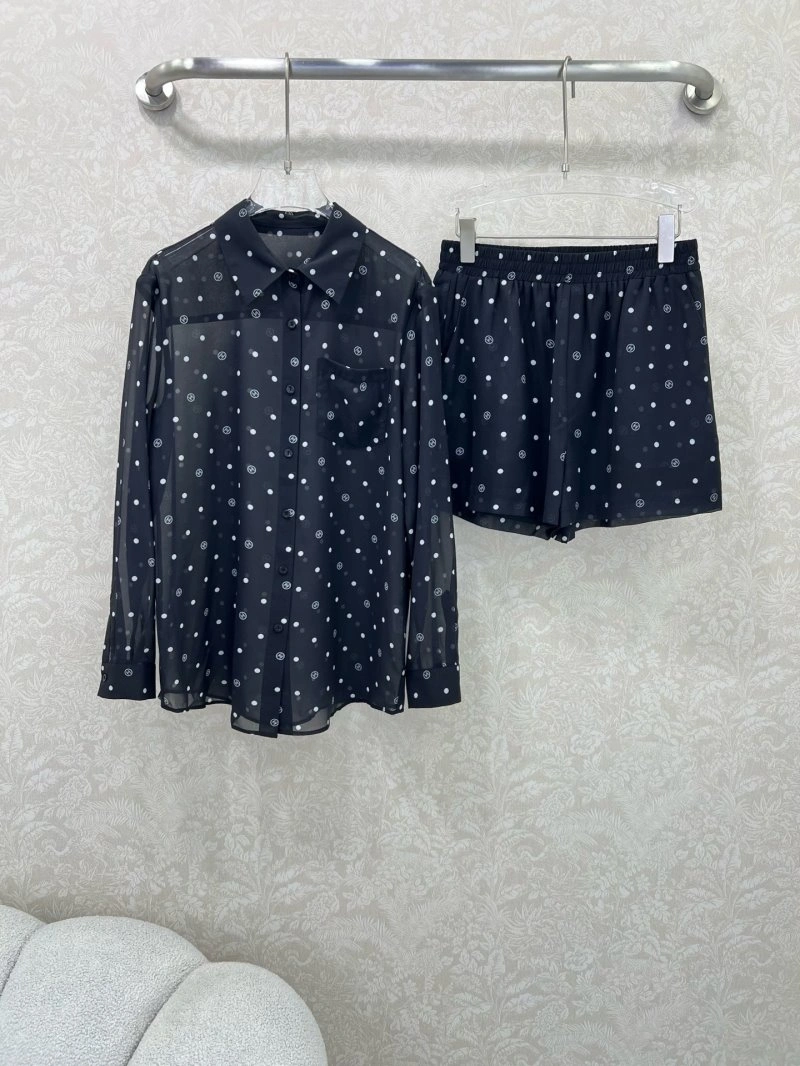 Chanel Short Suits Timeless 110393