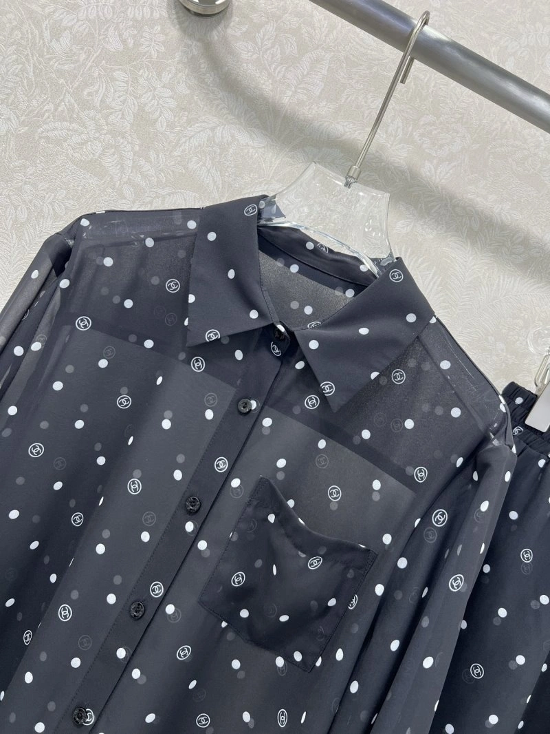 Chanel Short Suits Timeless 110393