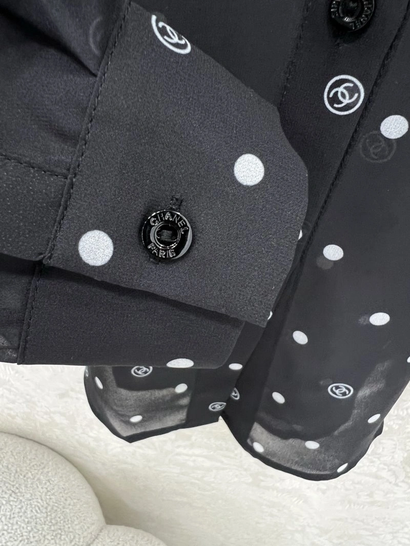 Chanel Short Suits Timeless 110393