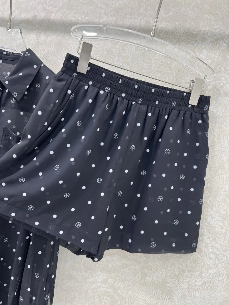 Chanel Short Suits Timeless 110393