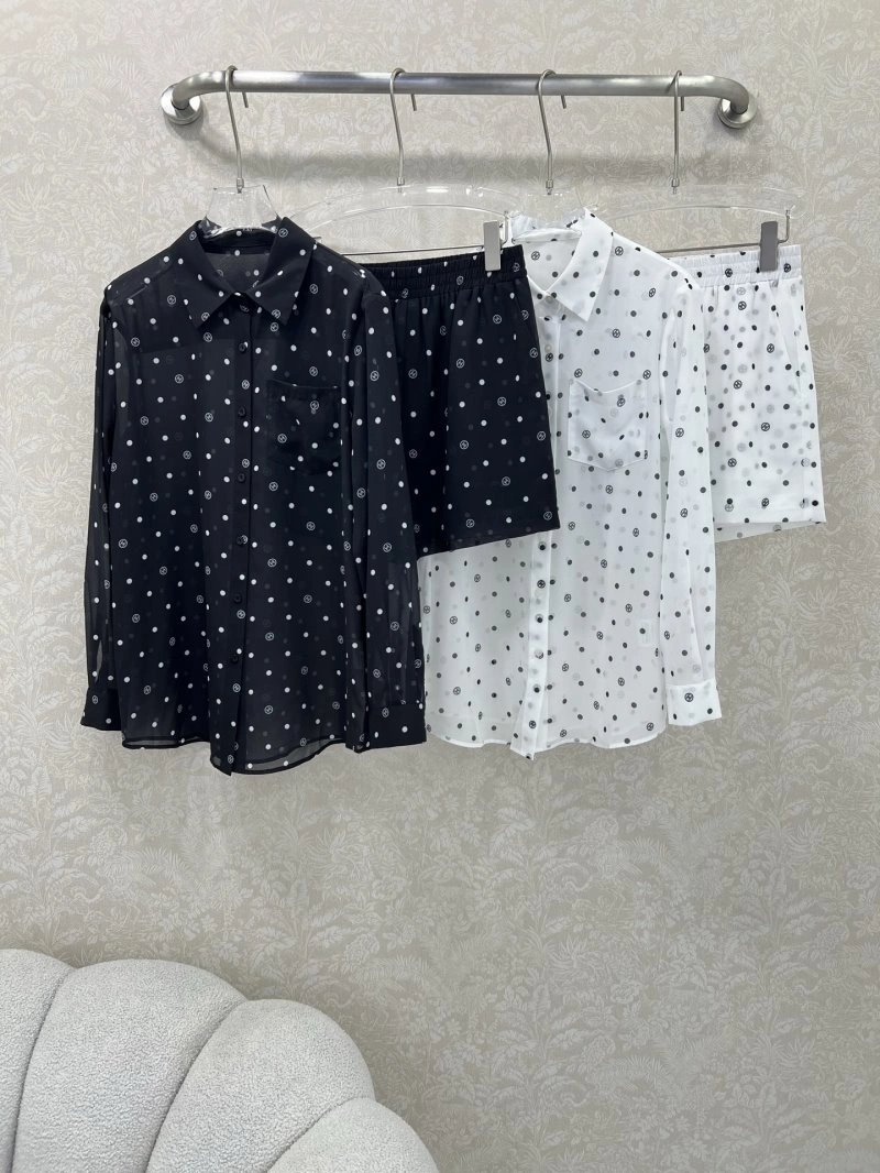 Chanel Short Suits Timeless 110393