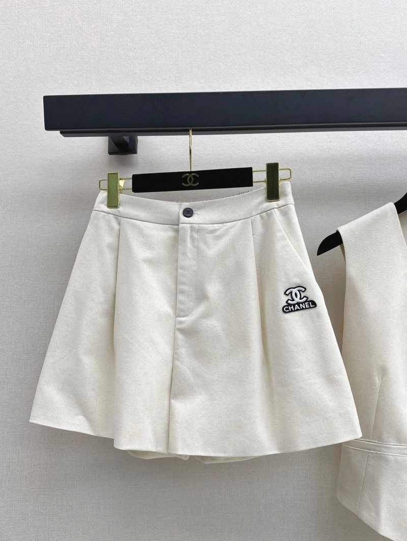 Chanel Short Suits Snug 108052
