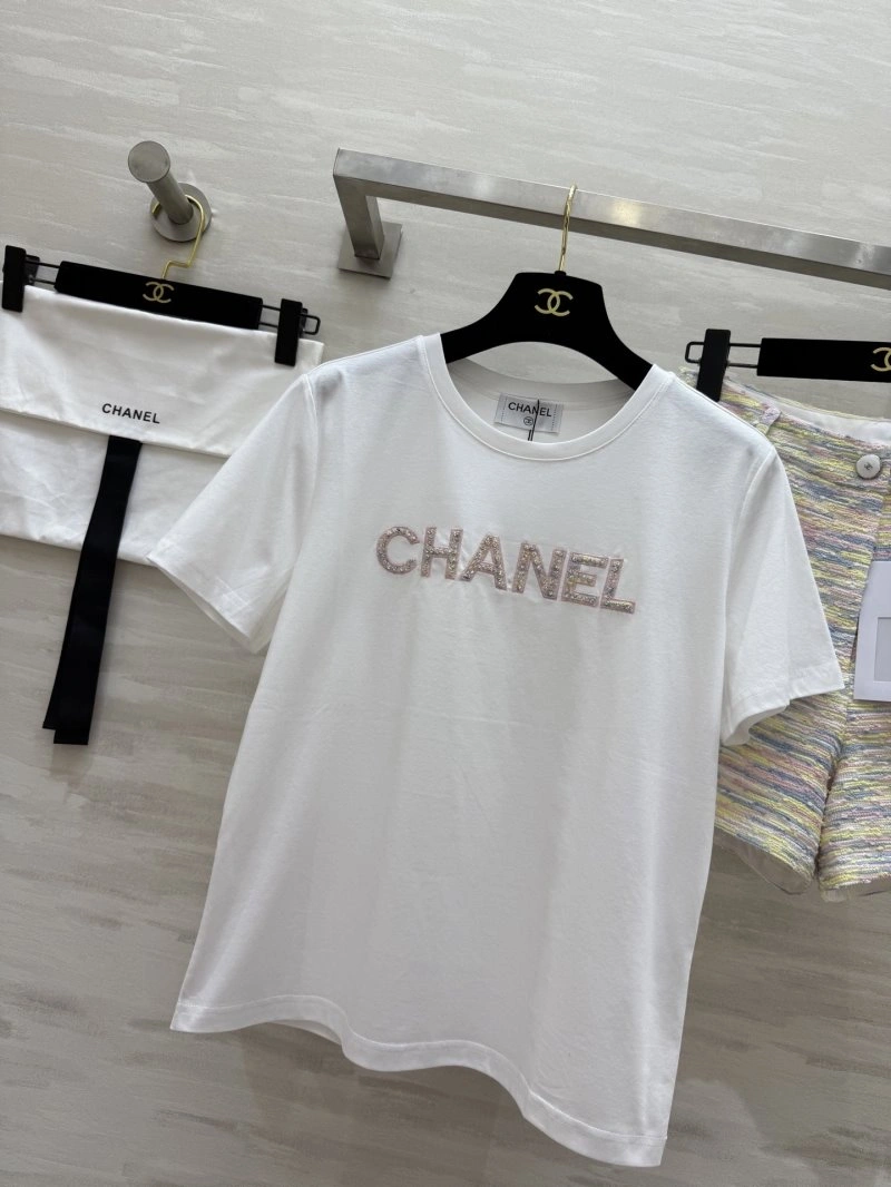 Versatile Chanel Short Suits 109750