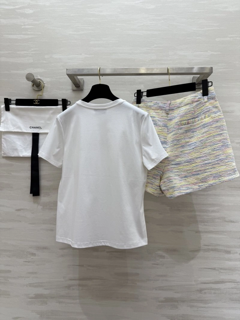 Versatile Chanel Short Suits 109750