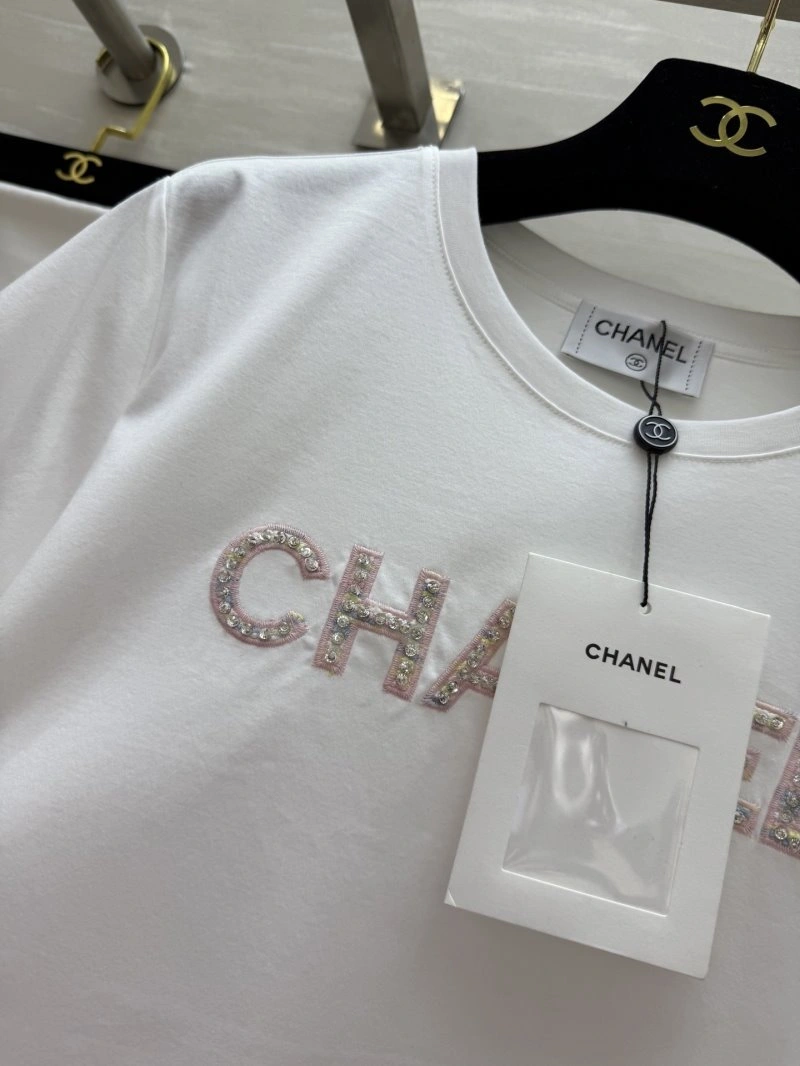 Versatile Chanel Short Suits 109750