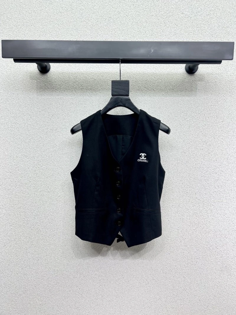 Functional Chanel Short Suits 109729