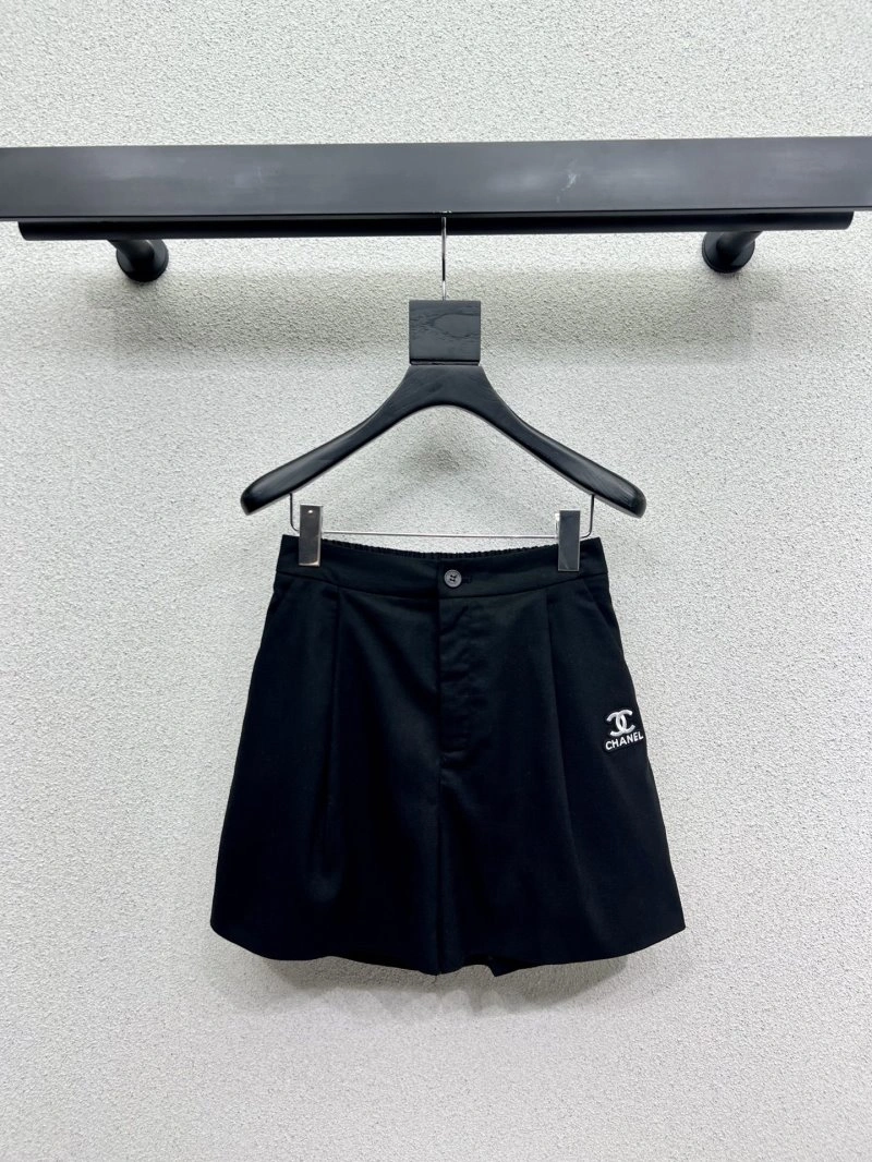 Functional Chanel Short Suits 109729