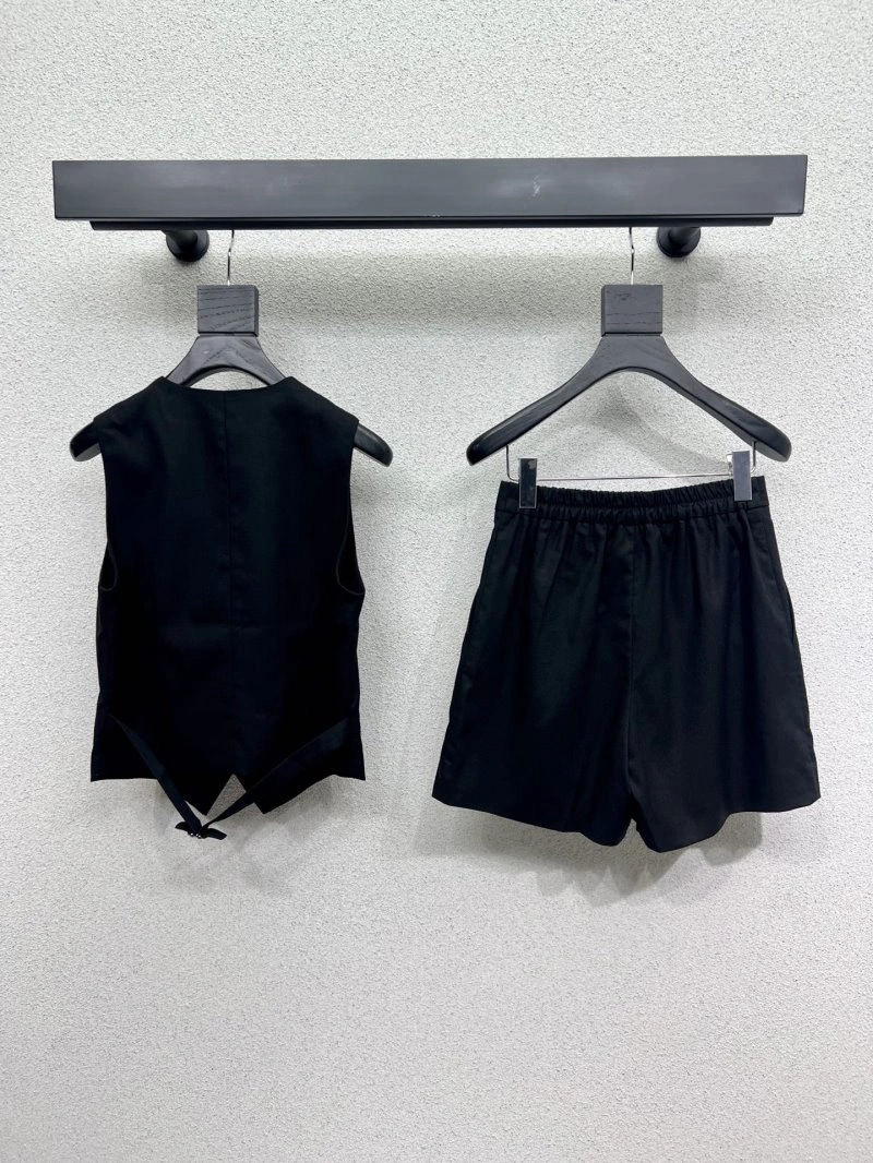 Functional Chanel Short Suits 109729