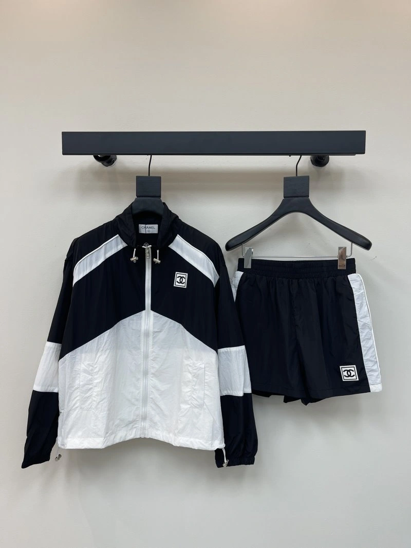 Chanel Short Suits Original 109727
