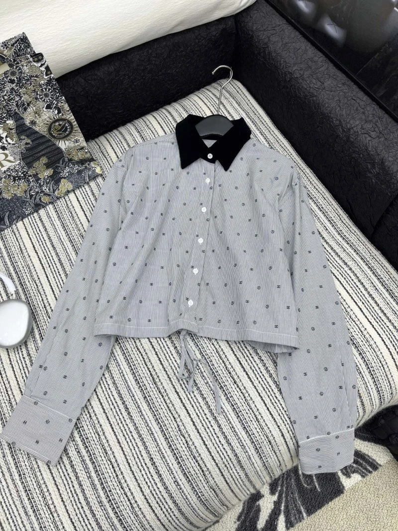 Snug Chanel Short Suits 109723