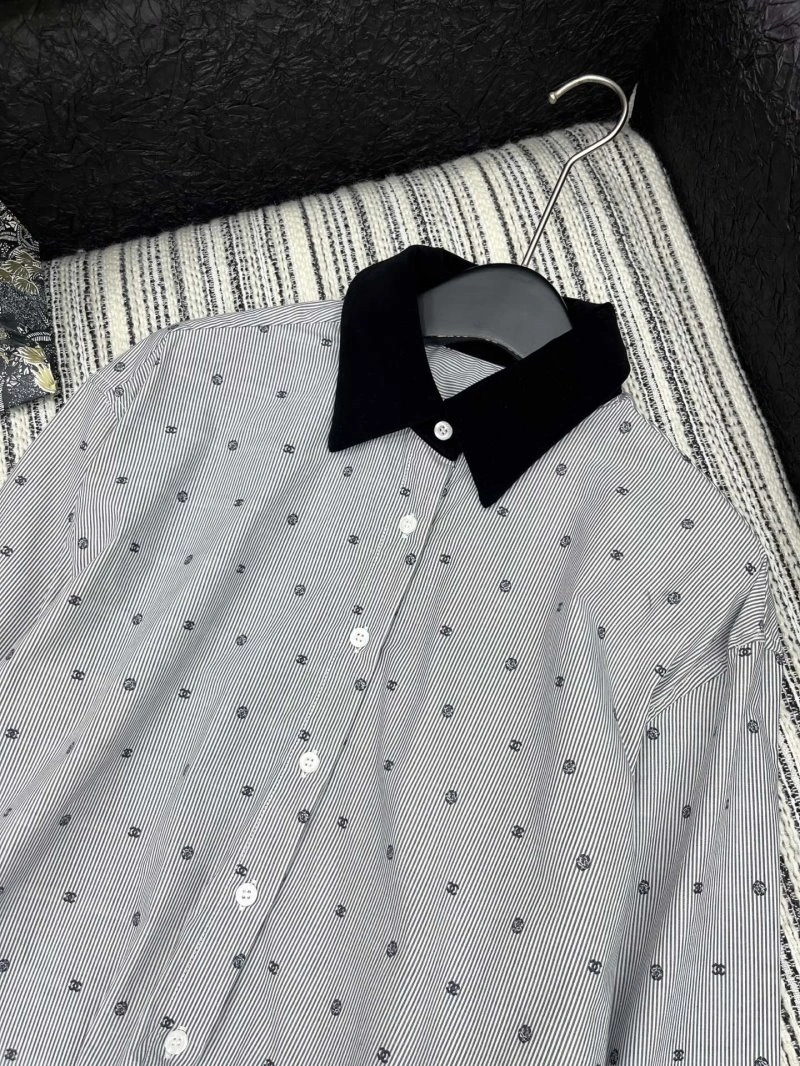 Snug Chanel Short Suits 109723