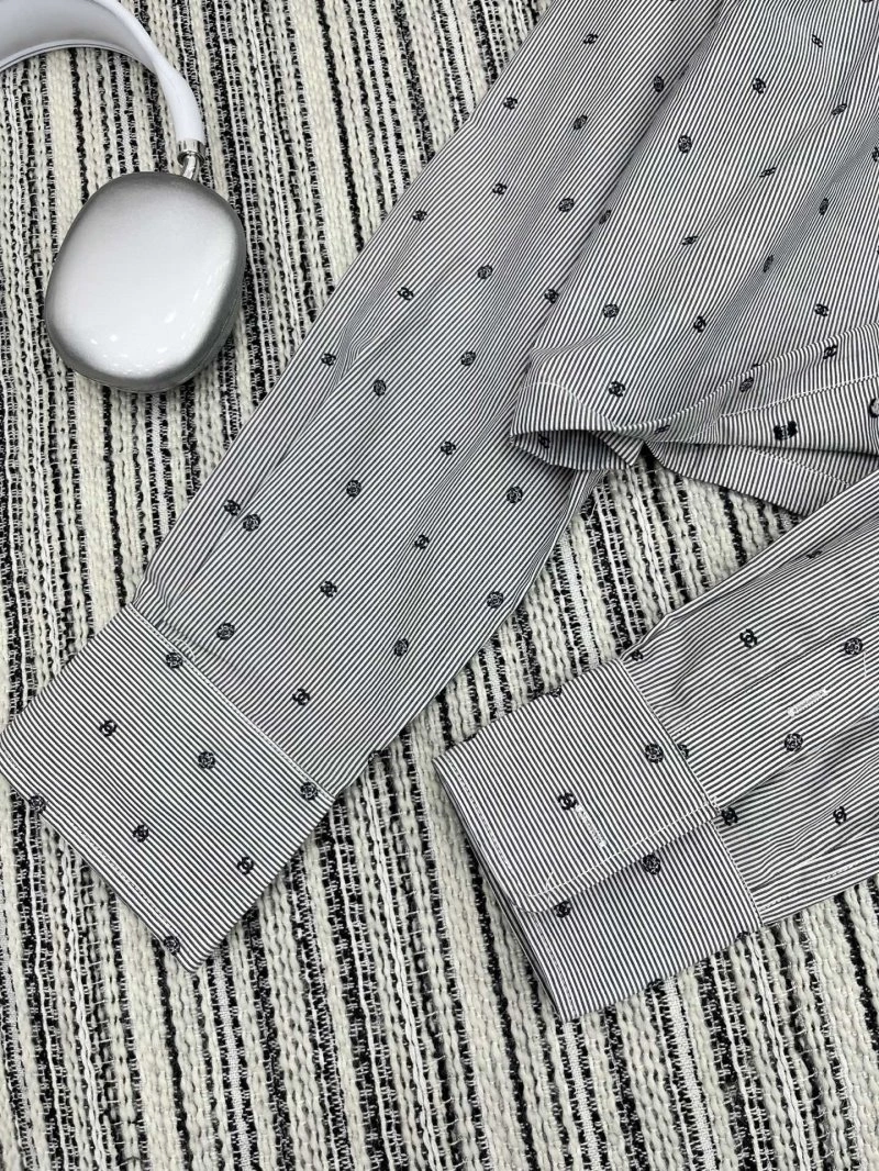 Snug Chanel Short Suits 109723