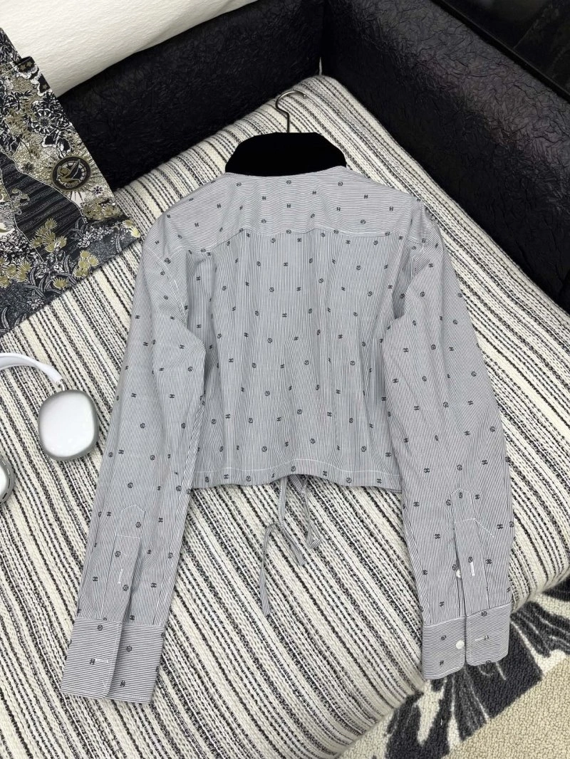 Snug Chanel Short Suits 109723