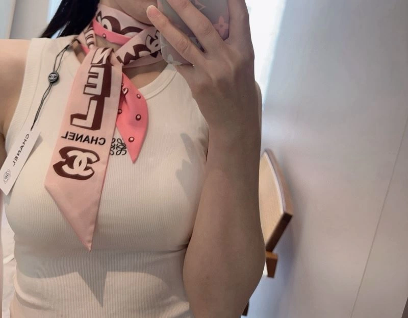Chanel Silk Bold 272452