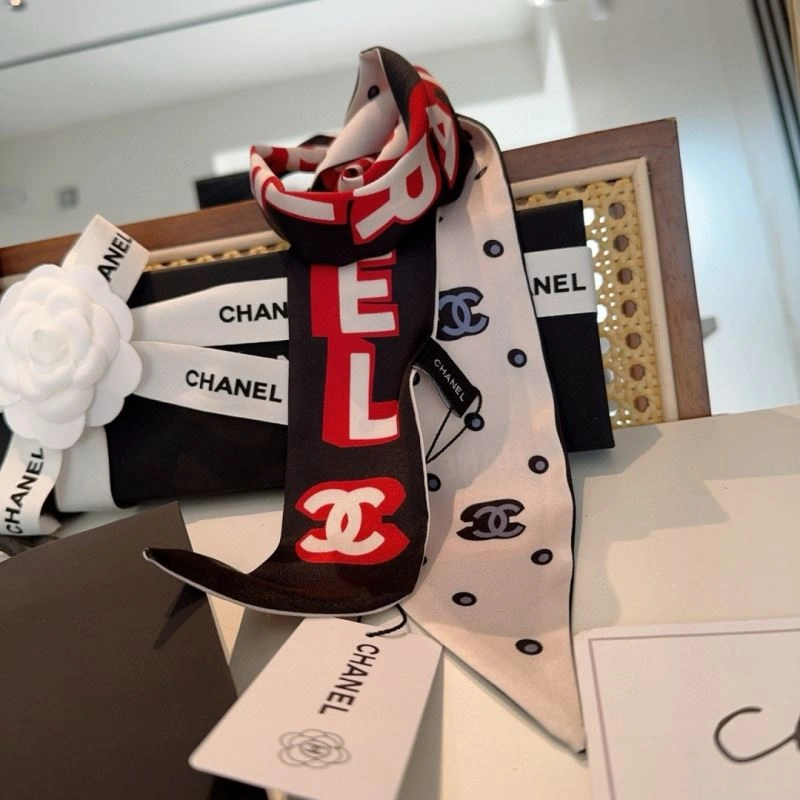 Elegant Chanel Silk 272451