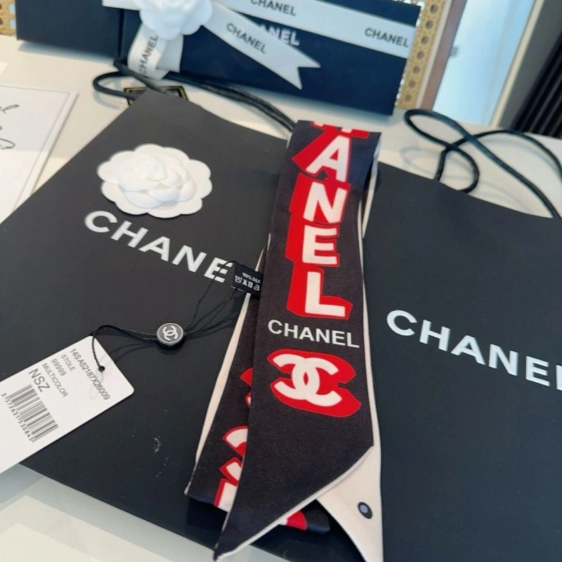 Elegant Chanel Silk 272451