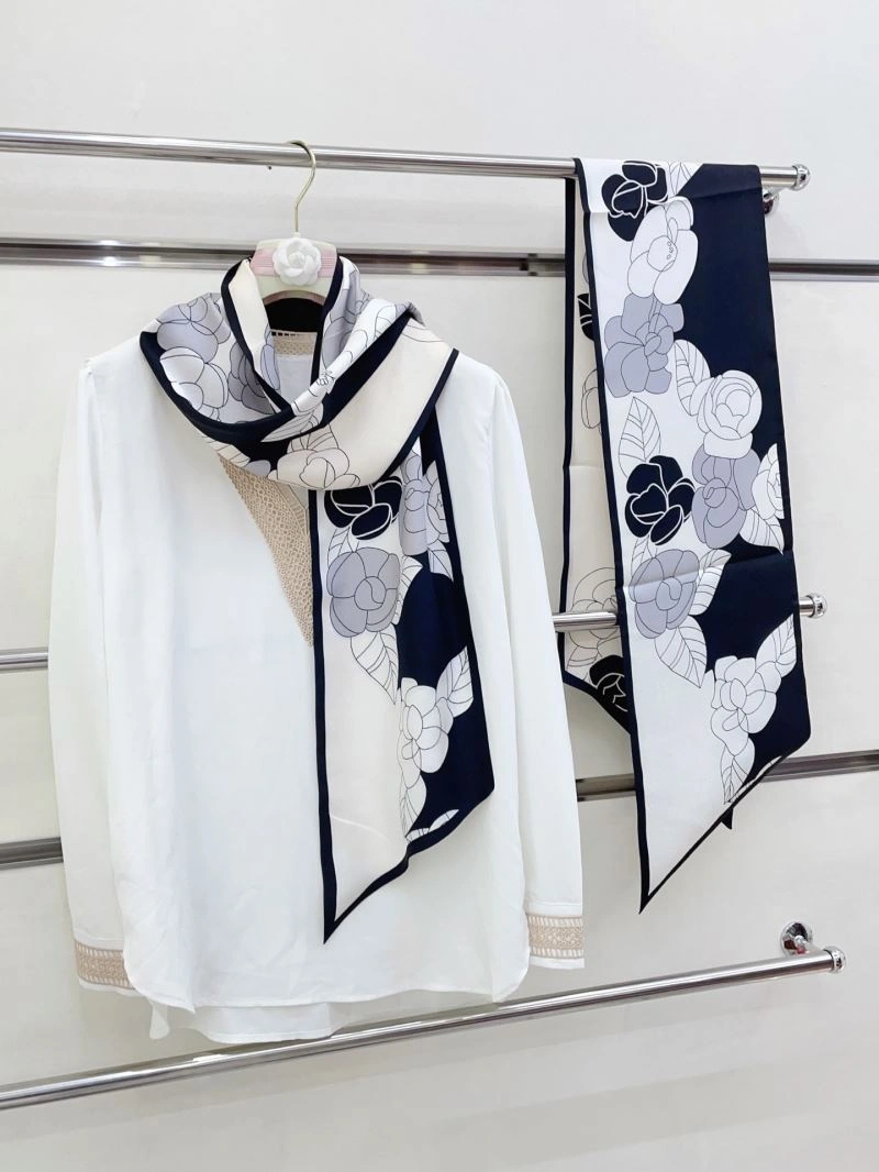 Chanel Silk Timeless 272420