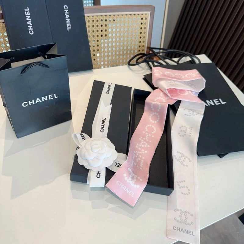 Chic Chanel Silk 273055