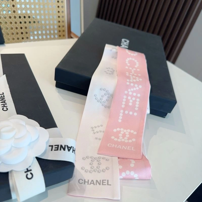 Chic Chanel Silk 273055