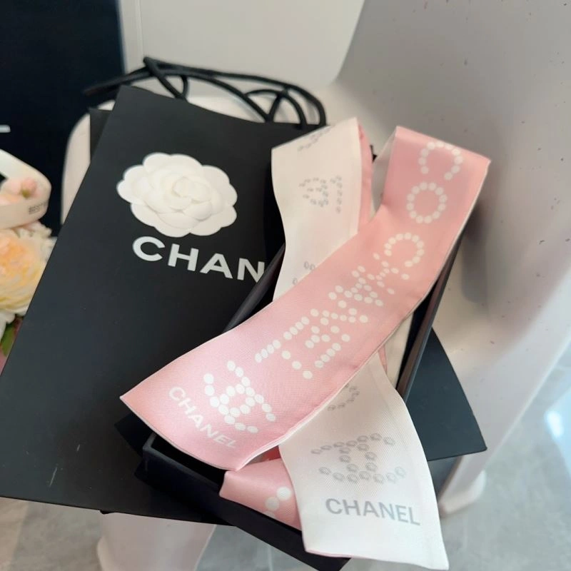 Chic Chanel Silk 273055
