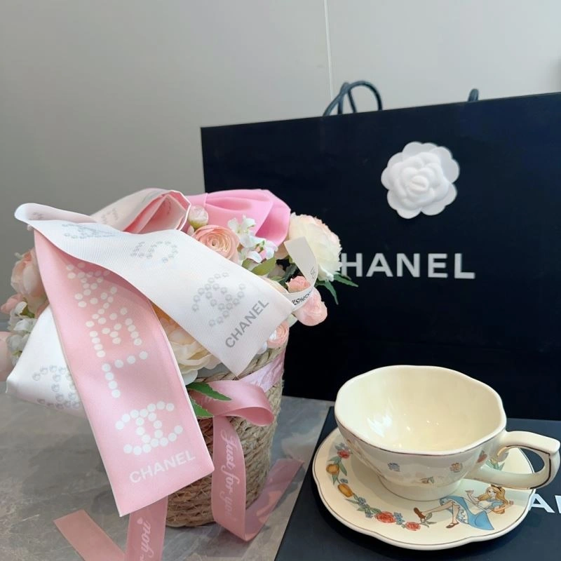 Chic Chanel Silk 273055