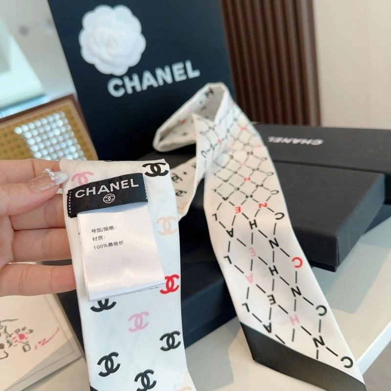 Chanel Silk Bold 273052