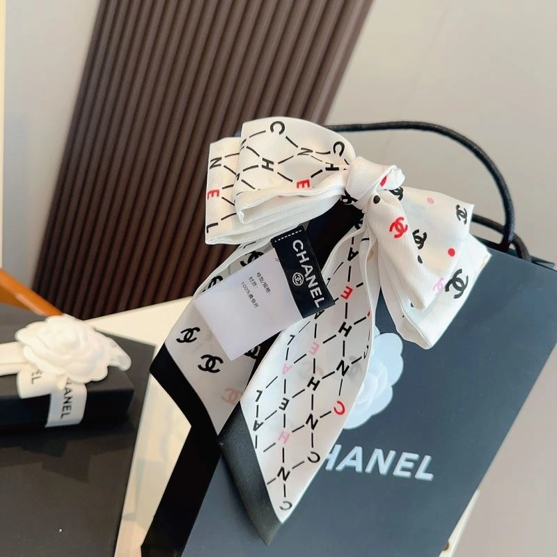 Chanel Silk Bold 273052