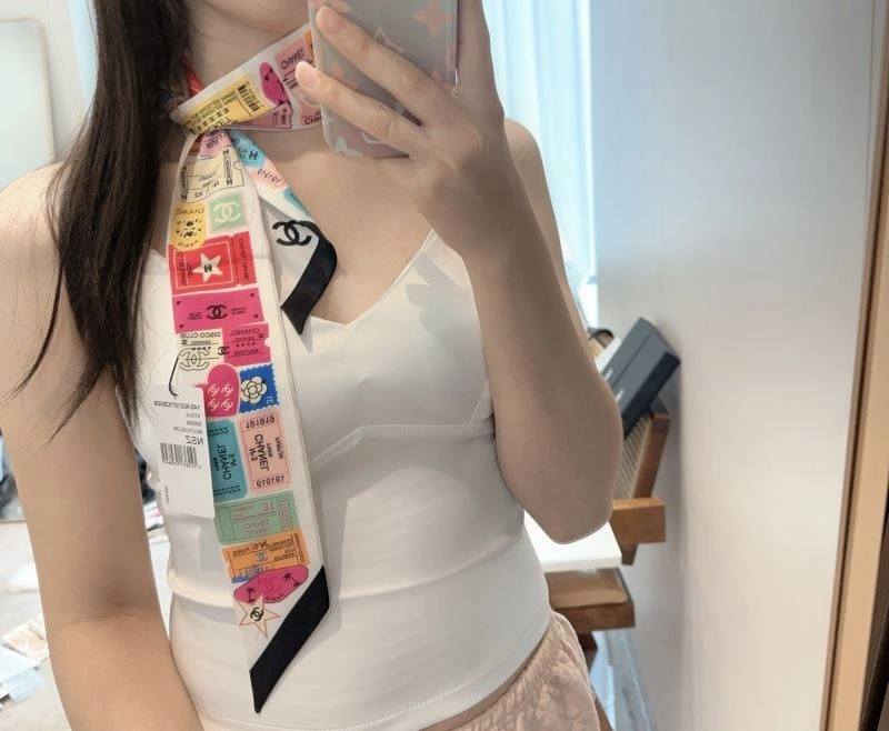 Bold Chanel Silk 273021