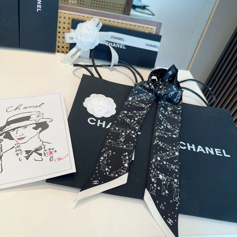Trendsetting Chanel Silk 273011