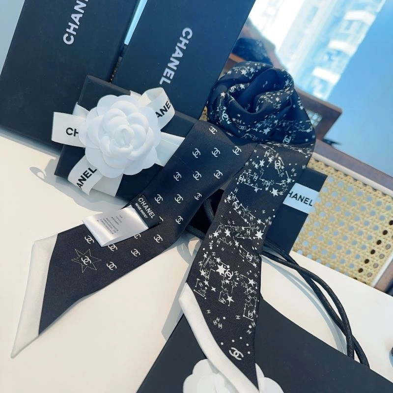 Trendsetting Chanel Silk 273011