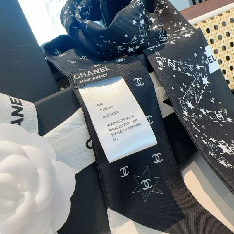 Trendsetting Chanel Silk 273011