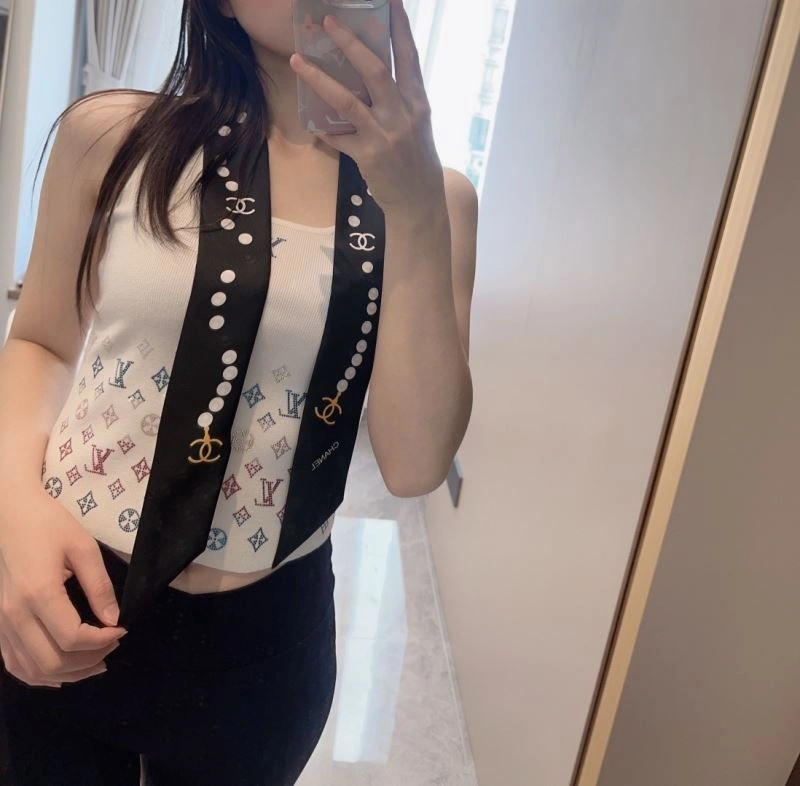 Effortless Chanel Silk 273009