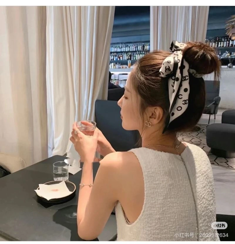 Unique Chanel Silk 273000