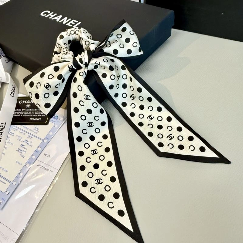 Unique Chanel Silk 273000