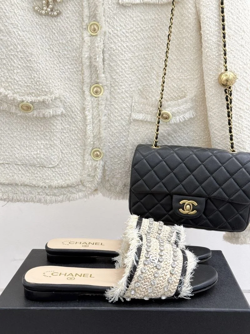 Chanel Slippers Youthful 19879