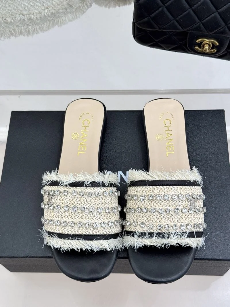Chanel Slippers Youthful 19879